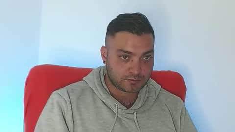 Snapshot of robert_leroy chatting on 10.28.25 Stiven - online show from 10.28.25