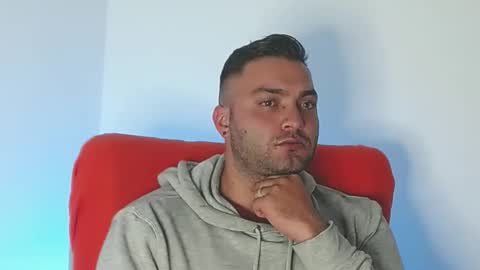 Snapshot of robert_leroy chatting on 10.29.25 Stiven - online show from 10.29.25