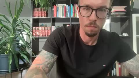 Snapshot of robert_x666 chatting on 06.19.26 robert_x666 online show from 06.19.26