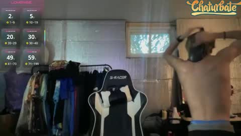 Snapshot of robertcicijr21 chatting on 10.01.25 Robert Cici Jr. online show from 10.01.25