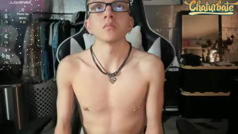 Snapshot of robertcicijr21 chatting on 10.12.25 Robert Cici Jr. online show from 10.12.25