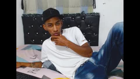 roberthycami2123 online show from 12.04.25