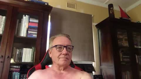 RobertTheRabbit online show from 12.07.24
