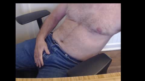 Snapshot of robidan6923 chatting on 02.14.25 robidan6923 online show from 02.14.25