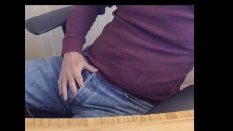 Snapshot of robidan6923 chatting on 02.27.25 robidan6923 online show from 02.27.25