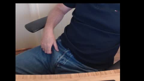 Snapshot of robidan6923 chatting on 09.17.25 robidan6923 online show from 09.17.25