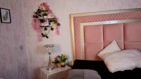 robin D online show from 12.18.25