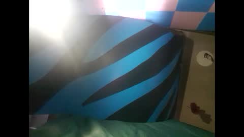 Snapshot of robincom23 chatting on 02.08.25 R online show from 02.08.25