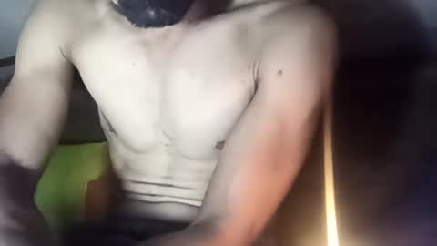 Snapshot of robincom23 chatting on 09.18.25 R online show from 09.18.25