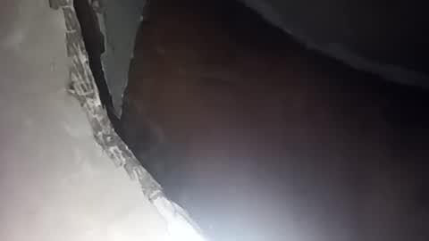 Snapshot of robincom23 chatting on 10.04.25 R online show from 10.04.25