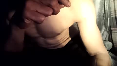 Snapshot of robincom23 chatting on 10.16.25 R online show from 10.16.25