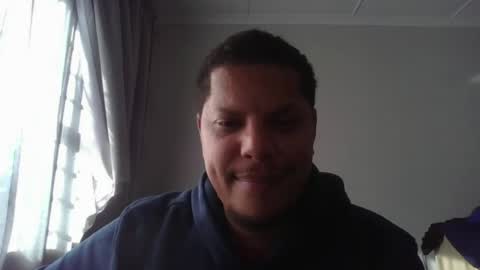 Snapshot of robinidessundercover34 chatting on 06.18.26 robinidessundercover34 online show from 06.18.26