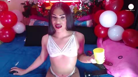 Snapshot of robinsonbaker chatting on 02.19.25 Margot Ferrer online show from 02.19.25