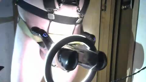 Snapshot of robodickmilker chatting on 02.09.25 Robodickmilker online show from 02.09.25