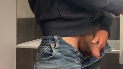 Snapshot of robwhites_uk chatting on 01.19.26 Rob online show from 01.19.26