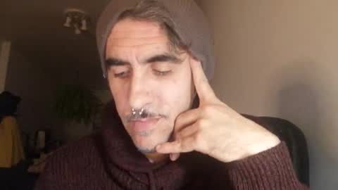 robynhotchilli online show from 12.04.25