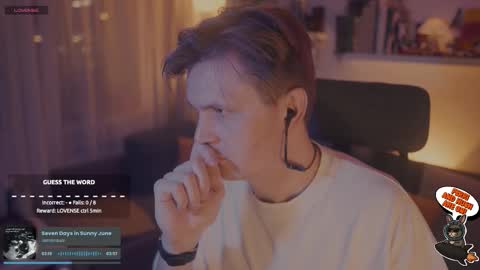 Snapshot of rocketbunnyxxx chatting on 12.16.25 Rocket Bunny online show from 12.16.25