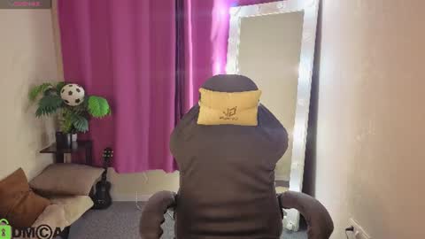 Snapshot of rockett_bunny chatting on 06.29.26 Rockett online show from 06.29.26