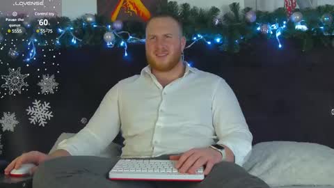 Snapshot of roddy_riss chatting on 12.24.24 Roddy online show from 12.24.24