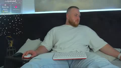 Snapshot of roddy_riss chatting on 03.12.25 Roddy online show from 03.12.25