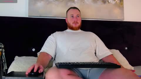 Snapshot of roddy_riss chatting on 12.04.25 Roddy online show from 12.04.25