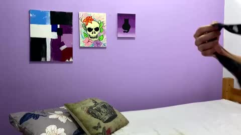 Thiago independent model online show from 02.21.25