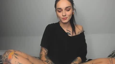 Snapshot of rokiinbaby chatting on 01.14.25 rokiinbaby online show from 01.14.25