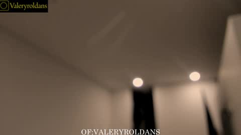 Snapshot of roldansvalery chatting on 01.22.25 Valery Roldans online show from 01.22.25