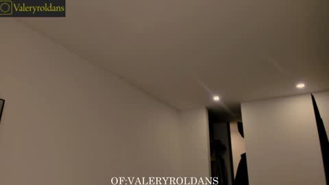 Snapshot of roldansvalery chatting on 02.01.25 Valery Roldans online show from 02.01.25