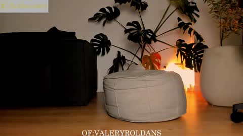 Snapshot of roldansvalery chatting on 03.07.25 Valery Roldans online show from 03.07.25