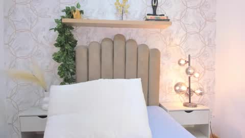   online show from 11.06.25