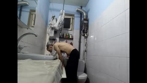 Snapshot of romahka999 chatting on 11.20.25 Roma online show from 11.20.25