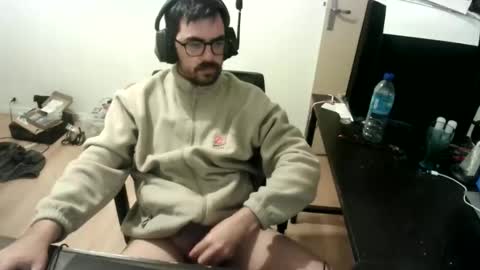 Snapshot of romainb72 chatting on 05.17.26 romainb72 online show from 05.17.26