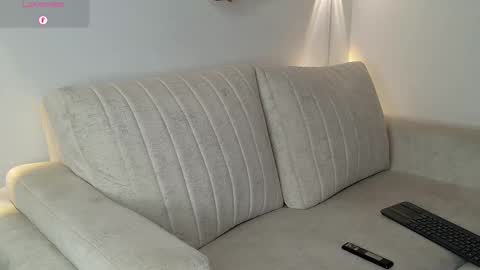 Roman Lux online show from 11.21.25