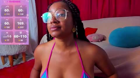 Snapshot of romantic_stargirl chatting on 12.01.25 Is A Belle online show from 12.01.25