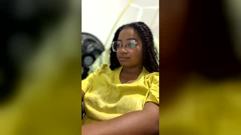 Snapshot of romantic_stargirl chatting on 12.19.25 Is A Belle online show from 12.19.25