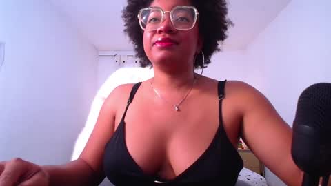 Snapshot of romantic_stargirl chatting on 01.09.26 Is A Belle online show from 01.09.26