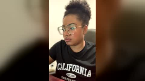 Snapshot of romantic_stargirl chatting on 03.12.26 Is A Belle online show from 03.12.26