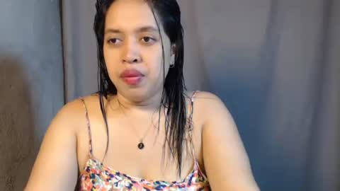 Snapshot of romanticpinay chatting on 11.27.25 romanticpinay online show from 11.27.25