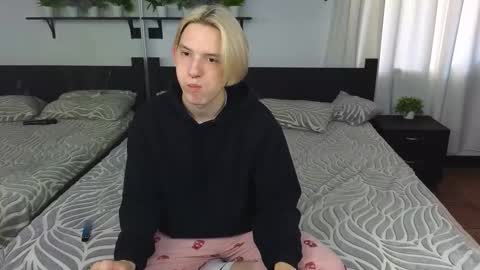 Snapshot of ron_vilsx chatting on 11.15.25 ron vilsx online show from 11.15.25