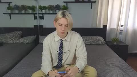 Snapshot of ron_vilsx chatting on 11.19.25 ron vilsx online show from 11.19.25