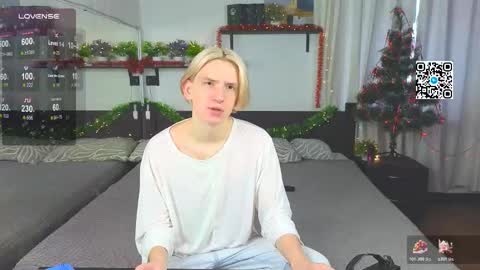 Snapshot of ron_vilsx chatting on 12.14.25 ron vilsx online show from 12.14.25