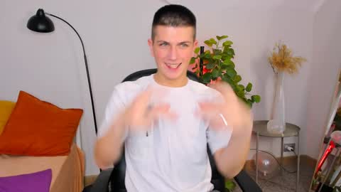 Snapshot of rony_winston chatting on 12.08.24 Rony online show from 12.08.24