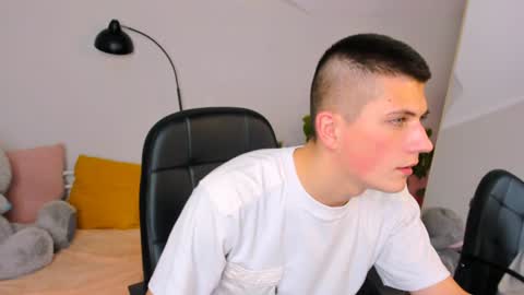 Snapshot of rony_winston chatting on 12.08.24 Rony online show from 12.08.24