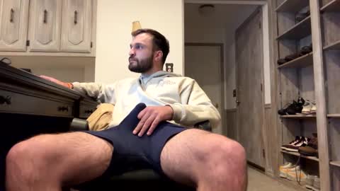 Snapshot of roofguy11 chatting on 01.09.25 roofguy11 online show from 01.09.25