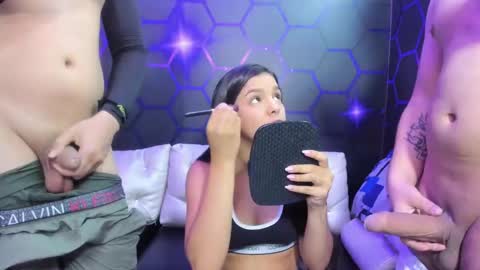 Snapshot of room_kitty chatting on 03.11.25  MIA AND PAUL online show from 03.11.25