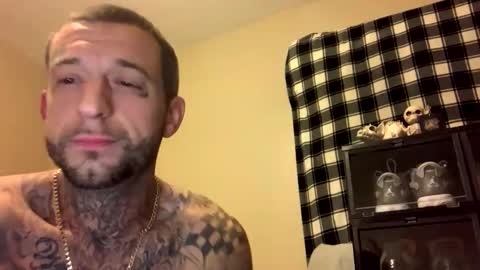 Snapshot of roostercockskins chatting on 12.15.25 roostercockskins online show from 12.15.25