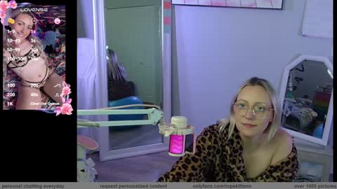Snapshot of ropekittenn chatting on 12.24.24 Ropekittenn online show from 12.24.24