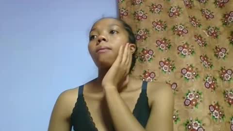 Snapshot of rosah225127 chatting on 04.27.26 rosah225127 online show from 04.27.26