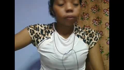 Snapshot of rosah225127 chatting on 05.15.26 rosah225127 online show from 05.15.26